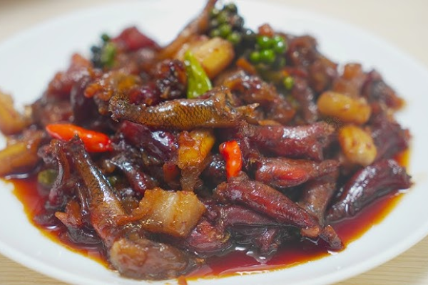 Cá Bống Kho Tiêu cùng thịt ba chỉ